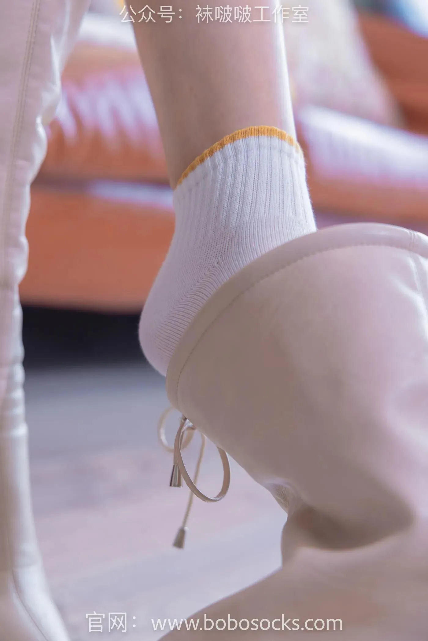 [BoBoSocks袜啵啵]NO.120 小甜豆-高跟长靴、白棉袜、裸足 [170P]插图3